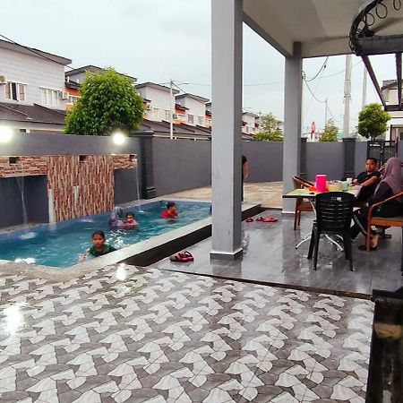 Rania Homestay With Private Pool Seri Iskandar Perak Near Utp Uitm Kampong Bota Road Buitenkant foto