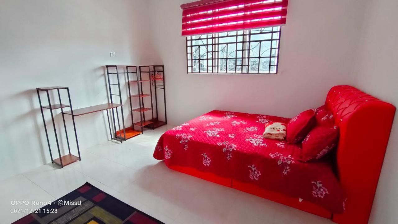 Rania Homestay With Private Pool Seri Iskandar Perak Near Utp Uitm Kampong Bota Road Buitenkant foto