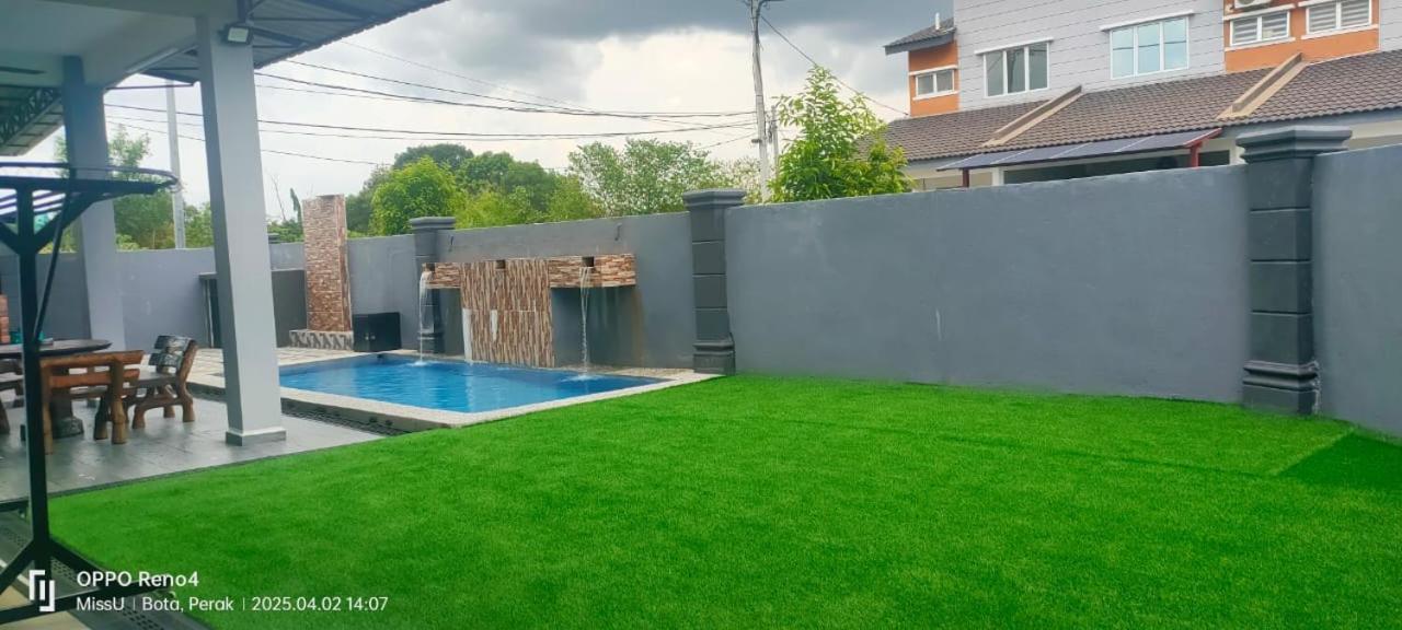 Rania Homestay With Private Pool Seri Iskandar Perak Near Utp Uitm Kampong Bota Road Buitenkant foto